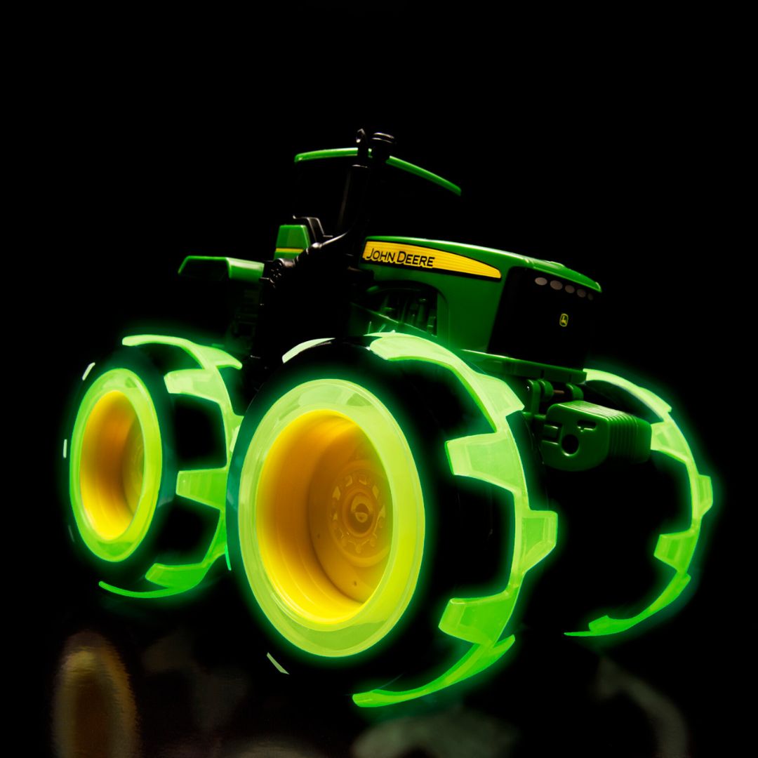 John Deere | Monster Treads Light Wheels 4WD Tractor