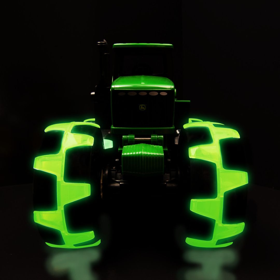 John Deere | Monster Treads Light Wheels 4WD Tractor
