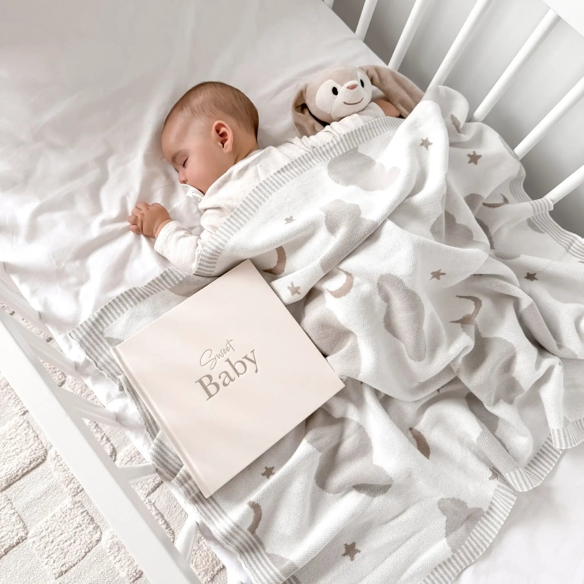 Little Love Chapters | Sweet Baby Blanket