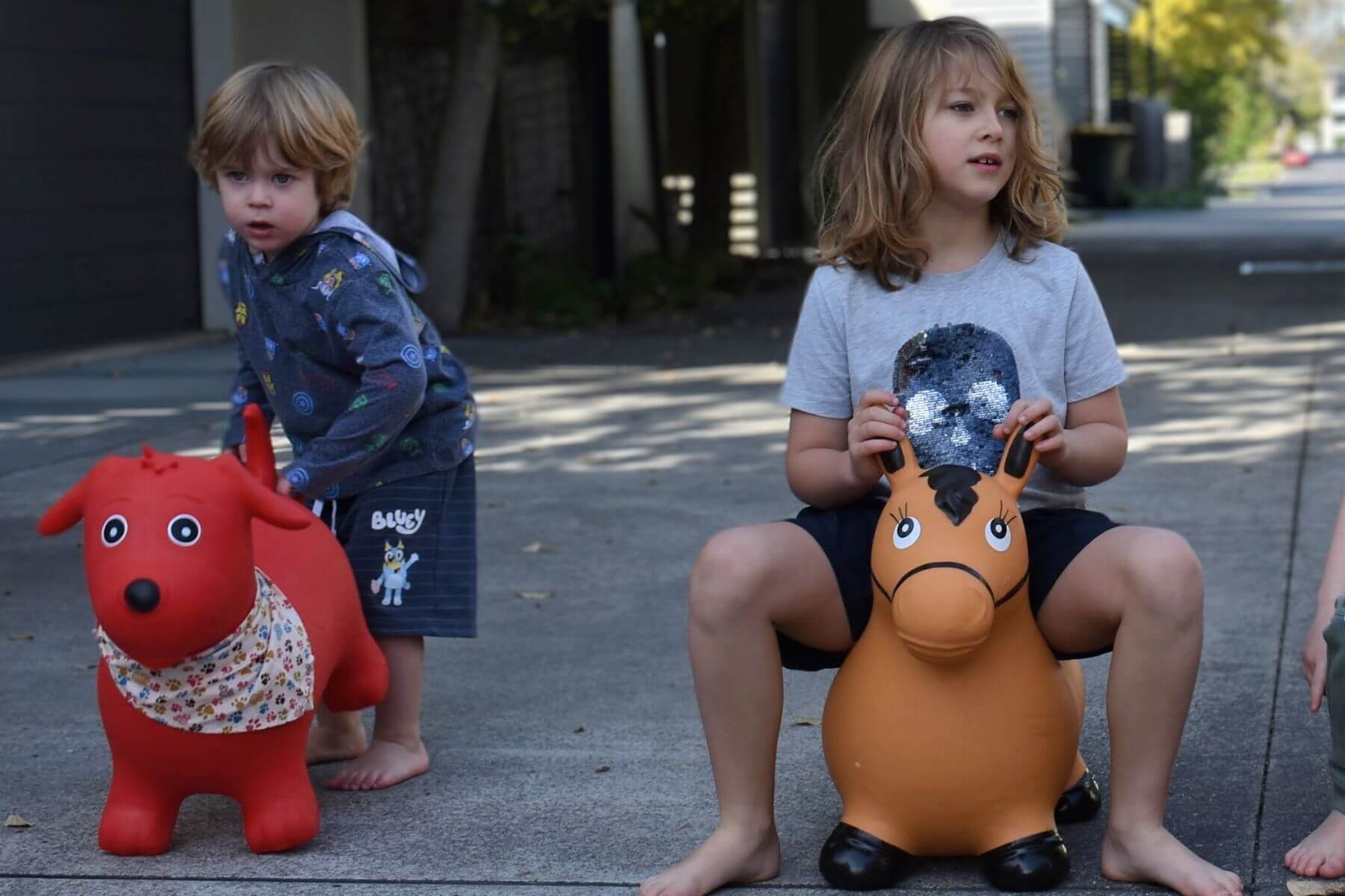Kaper Kidz | Bouncy Rider | Snuggles The Dog