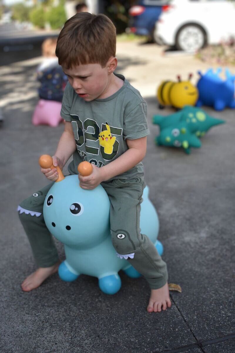 Kaper Kidz | Bouncy Rider | Twinkle the Caterpillar