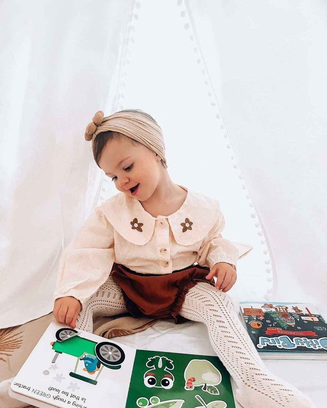 Ditty Bird | First Sensory Book | Montessori | Touch the colors