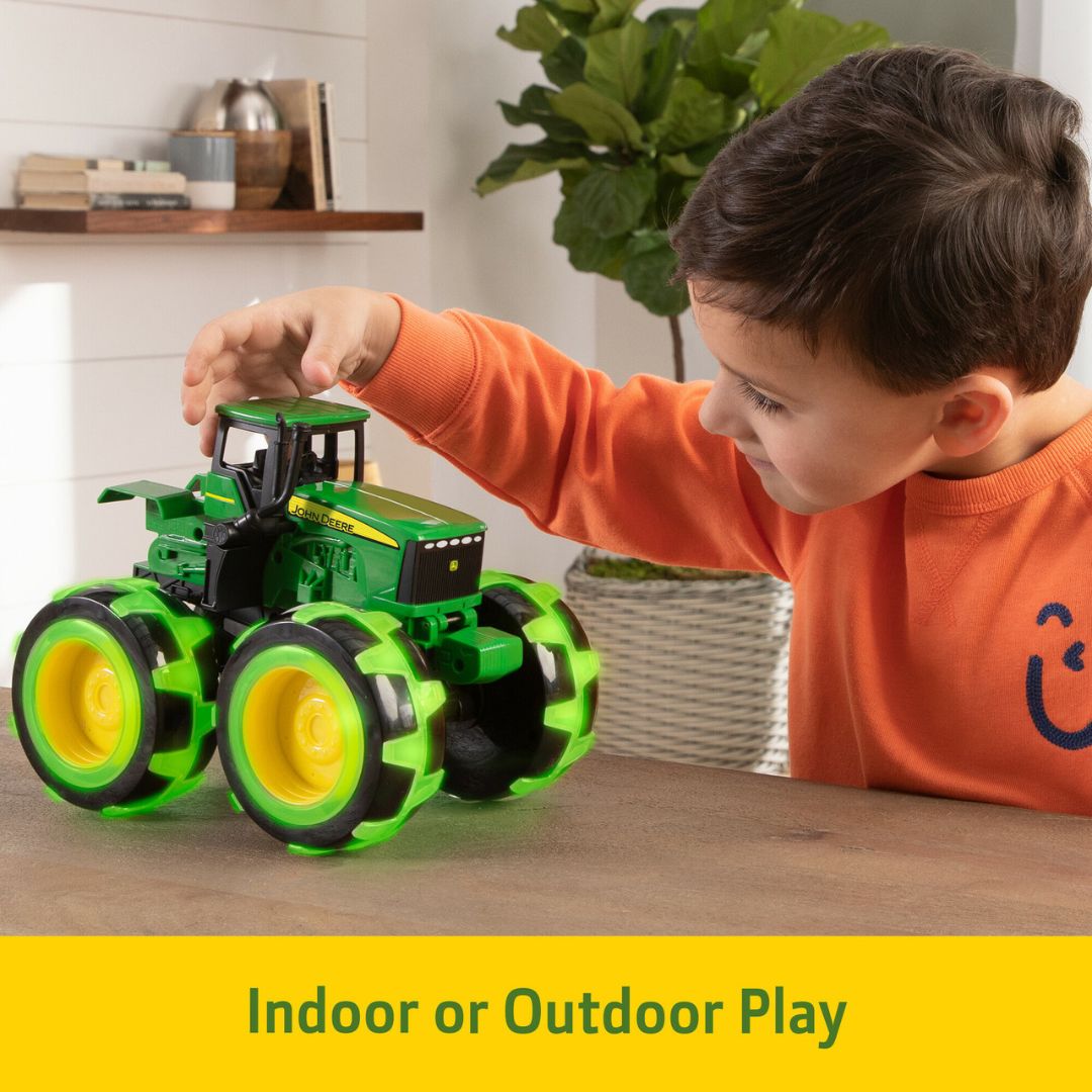 John Deere | Monster Treads Light Wheels 4WD Tractor
