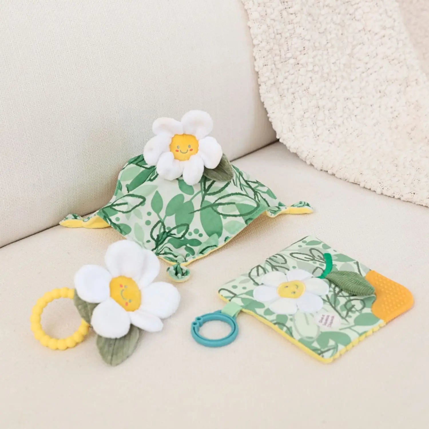 Splosh | Mary Meyer Sweet Soothies Teether Rattle | Daisy