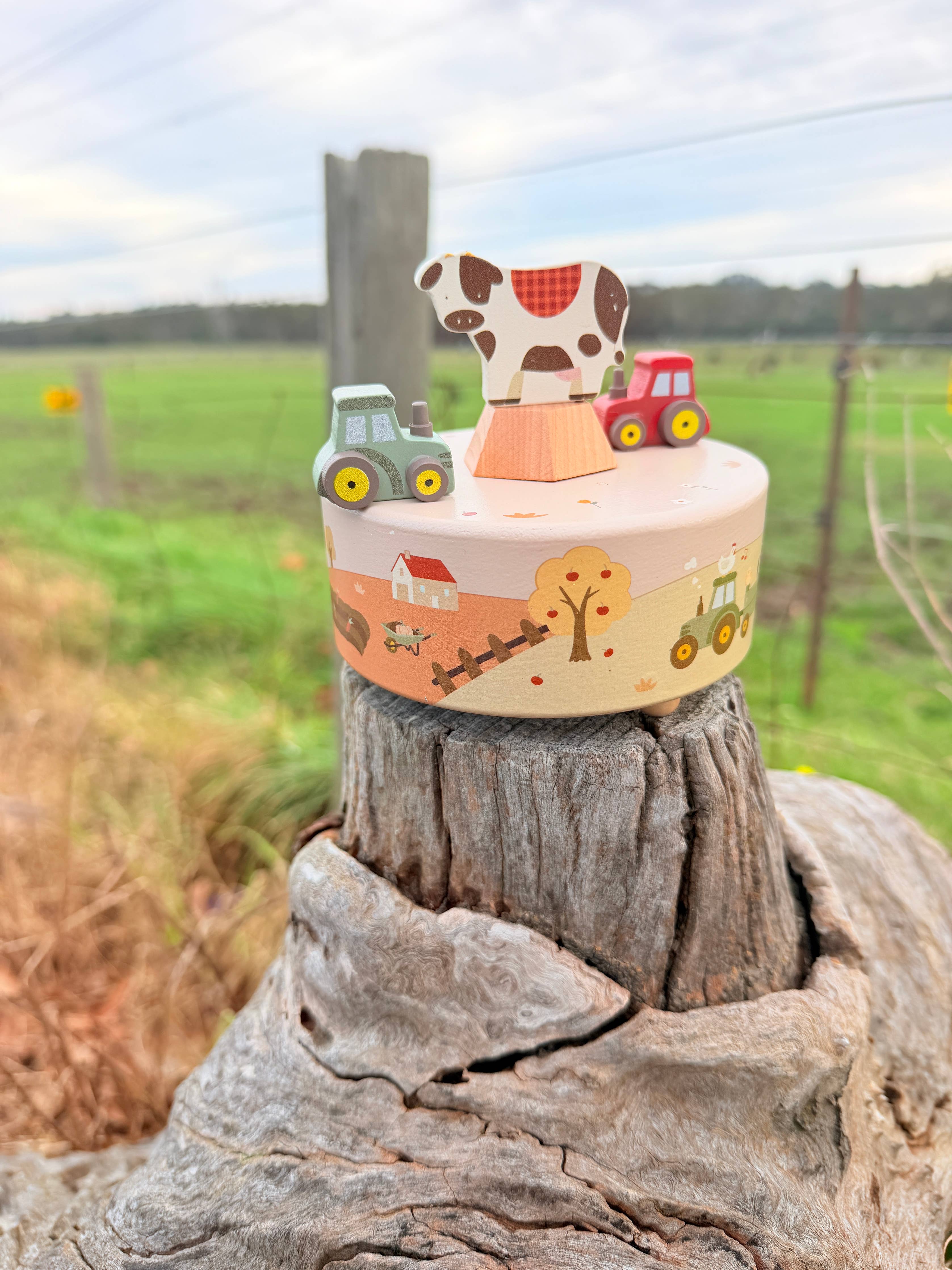 ToysLink - Onya Kids Farm Music Box with 2 Tractors